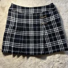 ミニスカート　黒と白の千鳥柄　 ワンポイントアクセサリー　 MAIL&CO