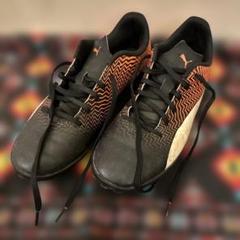 Puma サッカー7.5 UK ブラック/オレンジトレーニングシューズスパイク