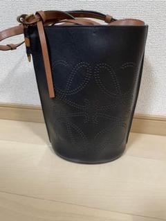 2022年最新】ゲートアナグラムバケットの人気アイテム - メルカリ アウトレットモール店 ロエベアナグラムゲートバケットバック今週のみお値下げ★ ショルダーバッグ