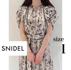 SNIDEL スナイデル 2wayボリュームスリーブプリントワンピースのサムネイル
