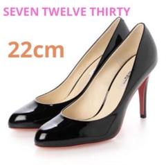 お洒落❣️美脚✨️SEVEN TWELVE THIRTY ブラック エナメルパンプス