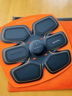 SIXPAD BODY REVOLUTION EMSトレーニング ボタン電池仕様