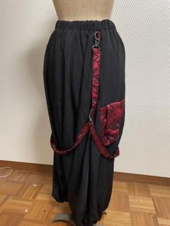 再値下げ！QUTIE d FRASHU  赤龍　変型サルエル 再値下げ！QUTIE d FRASHU 赤龍 変型サルエル - メルカリ