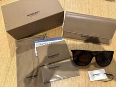 BURBERRY サングラス ブラウンのサムネイル
