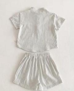 ストライプ シャツとショートパンツ セット