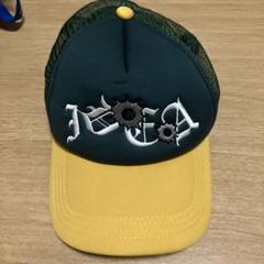 メッシュキャップ 緑と黄色 刺繍ロゴ