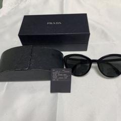 PRADA ブラックサングラス ケース付き - メルカリ