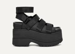 UGG GOLDENRISE 黒　22cm 美品