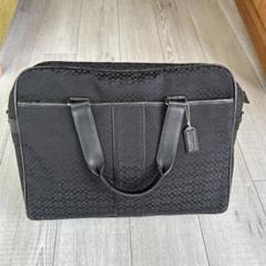 COACH エンボスロゴ ショルダーバッグ