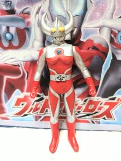 1999年復刻版怪獣シリーズの、初期版、ウルトラの父のふソフビです、１９cm 1999年復刻版怪獣シリーズの、初期版、ウルトラの母ソフビです