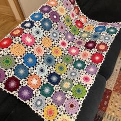 ハンドメイド　お花がたくさん　ブランケット　モチーフ　コットン 人気大割引 ぷっくり。お花のモチーフ編み ブランケット