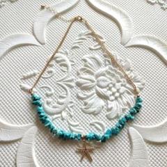 海のきらめき、胸元に。ターコイズ×ゴールドヒトデネックレス