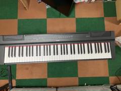YAMAHA電子ピアノ P-121B 73鍵 2021年製 (右端の鍵盤が故障) YAMAHA電子ピアノ P-121B 73鍵 2021年製 (右端の鍵盤が故障
