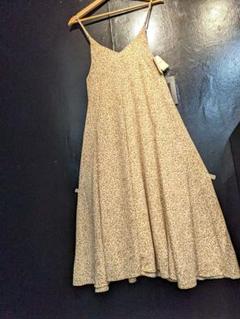 【未使用】♥ベージュ小花模様キャミロングワンピース
