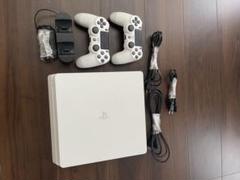 PlayStation 4 (PS4) ホワイト 本体 + コントローラー2つ