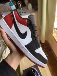 Nike air jordan 1 low black toe