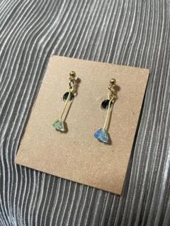 AW【ハンドメイド】　シンプル　アクアマリンフラワー　揺れイヤリング