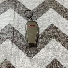 Supreme 棺桶型　灰皿　キーアクセサリー　シルバー Supreme 棺桶型 灰皿 キーアクセサリー シルバー - メルカリ