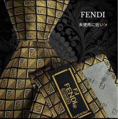 【70％OFF】 FENDI メルカリ - ゴールド系 ブラック ロゴ ズッカ ネクタイ 小物
