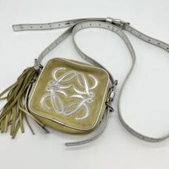 美品✨ロエベ ショルダーバッグ アナグラム ナッパレザー オールレザー 黒 Yahoo!オークション -「ロエベ loewe ショルダーバッグ ナッパ