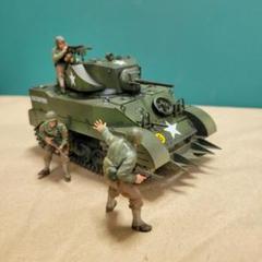yurixさん専用タミヤ1/35プラモデルアメリカ軽戦車ヘッジホッグ完成品ほか yurixさん専用タミヤ1/35プラモデルアメリカ軽戦車ヘッジホッグ