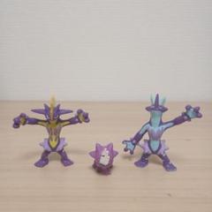 ポケモン　フィギュア　モンコレボックス　ストリンダー　エレズン