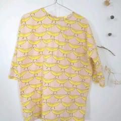 韓国子供服!バナナ柄トップス
