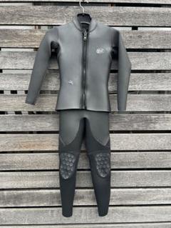 【残りわずか】 新品未使用・未着用 老舗ブランドDOVE 3㎜ ジャージシーガル サーフィン・ボディボード