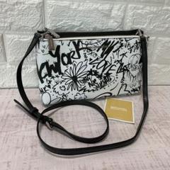 新品マイケルコースADELE Graffiti Crossbody