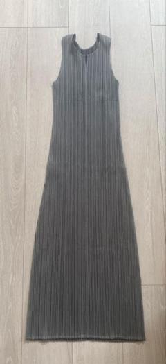 極美品✨PLEATS PLEASE フレア　ロングスカート　グレー　サイズ2 極美品✨PLEATS PLEASE フレア マキシ丈 ライトグレー プリーツ