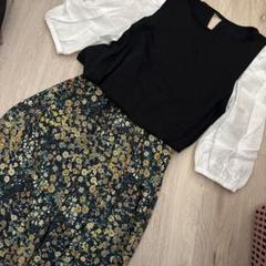 黒トップス　花柄ロングスカート　ロペピクニック