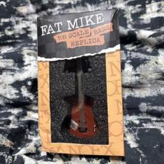 【新品・未開封】NOFX Fat Mike レプリカ ベース フィギュア NOFX FAT MIKEベース1/8レプリカ - メルカリ