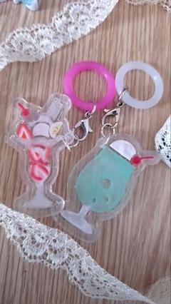 ハンドメイド　パフェ型キーホルダー2個セット