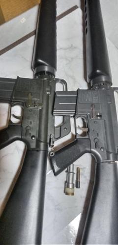 コクサイ　M-16  (樹脂)モデルガン?　&　種類(エア、ガス)不明　計2丁 コクサイM-16 (樹脂)モデルガン?&種類(エア、ガス)不明計2丁