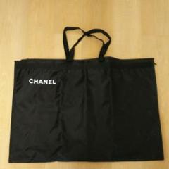 CHANEL ガーメントケース2枚+ハンガー4本+ショッパー10枚セット CHANEL ガーメントケース2枚+ハンガー4本+ショッパー10枚セット