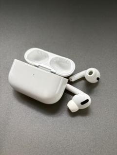 Apple AirPodsPro 第1世代Lightningコネクタ 【訳あり】 Apple AirPodsPro 第1世代Lightningコネクタ 【訳あり】