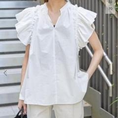 Spick &amp; Span - Spick and Span バックVネック袖フレアーブラウス Spick & Span（スピックアンドスパン）の「バックVネック袖