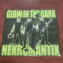 NEKROMANTIX / GLOW IN THE DARK 7インチのサムネイル