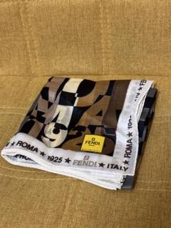❁新品未使用❁FENDI❁大判ハンカチ❁ケース付 FENDI - FENDI☆フェンディ☆ハンカチX☆新品未使用☆ケース付き