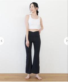 SUKALAベーシックフレアパンツ Mサイズ　ブラック