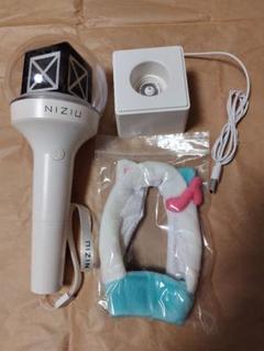 NIZIU ペンライト ホワイト USB充電スタンド付き NIZIU ペンライト ホワイト USB充電スタンド付き最高