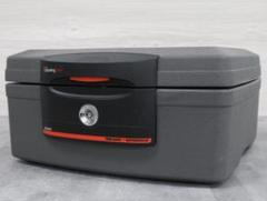 ▲SentrySafe セントリー ポータブル耐火・防水保管庫 H2300のサムネイル