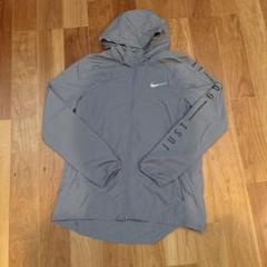 Nike グレー ウィンドブレーカー Lサイズ