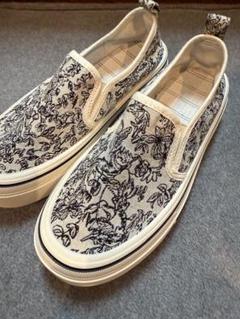新品　花柄厚底スリッポン