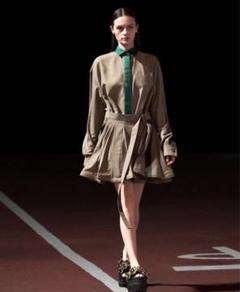 最終値下げ】新品タグ付き sacai 2022ss サテン ワンピース - メルカリ