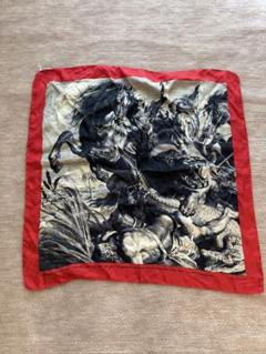 DRIES VAN NOTEN 馬と騎士のスカーフ 赤 中古 DRIES VAN NOTEN 馬と騎士のスカーフ 赤 中古 - メルカリ