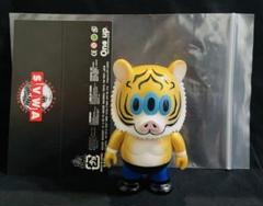 VAG30ガチャ　miniBUTIGER　ミニ ブタイガー　蓄光　ソフビ VAG（VINYL ARTIST GACHA） SERIES30 miniBUTIGER | フィギュアレン
