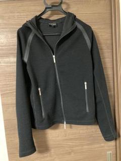 【保存版】 アルマーニ 黒 メルカリ - 美品 フード付きパーカー トップス