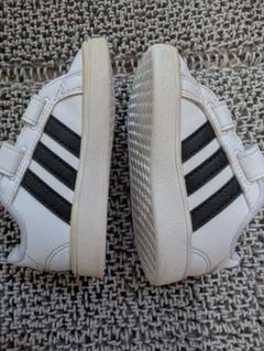 adidas ホワイト ブラック スニーカー