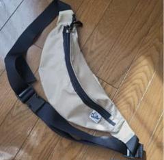 ♦︎格安♦︎ ♦︎タグ付き新品♦︎アパルトモン　クラッチバッグ　グリーン ♦︎格安♦︎ ♦︎タグ付き新品♦︎アパルトモン クラッチバッグ